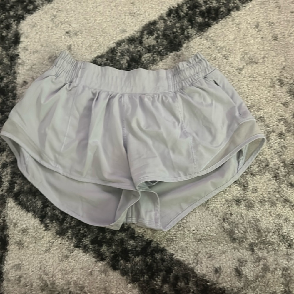 light purple lululemon hotty hot shorts